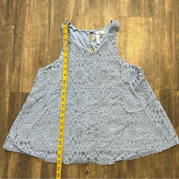 Alya Lace Tank Top Periwinkle Blue Lined Button Back Closure Sleeveless Top L - Picture 14 of 14